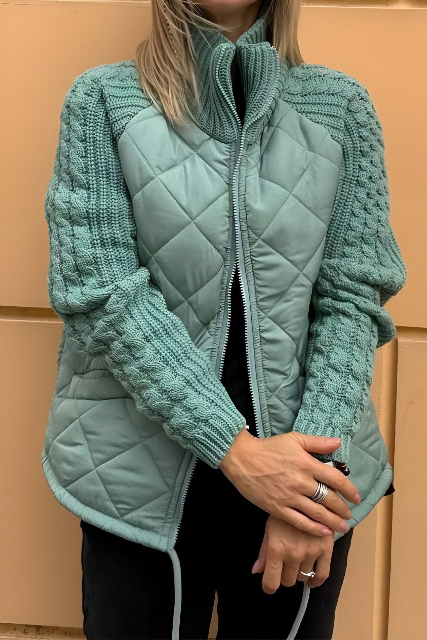 ANIYA™ | Gestrickte Patchwork-Jacke mit Reißverschluss